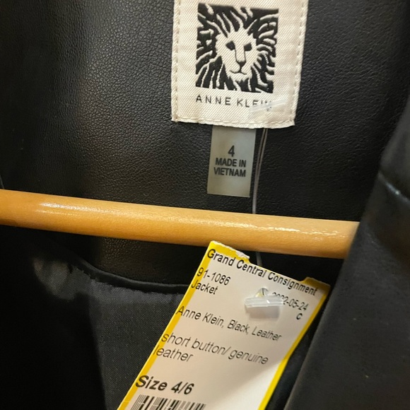 Anne Klein stretchy leather jacket - Picture 5 of 6
